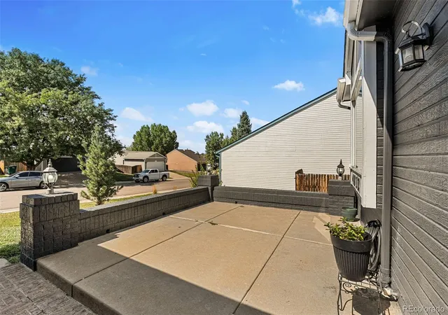 Photo 3 of Single family home for sale at 4832 S Genoa St, Centennial, CO 80015 | MLS# 8517814 | Listing updated on 2026-10-14