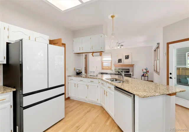 Photo 3 of Single family home for sale at 9455 Autumn Ash Pl, Highlands Ranch, CO 80126 | MLS# 9965417 | Listing updated on 2026-10-10