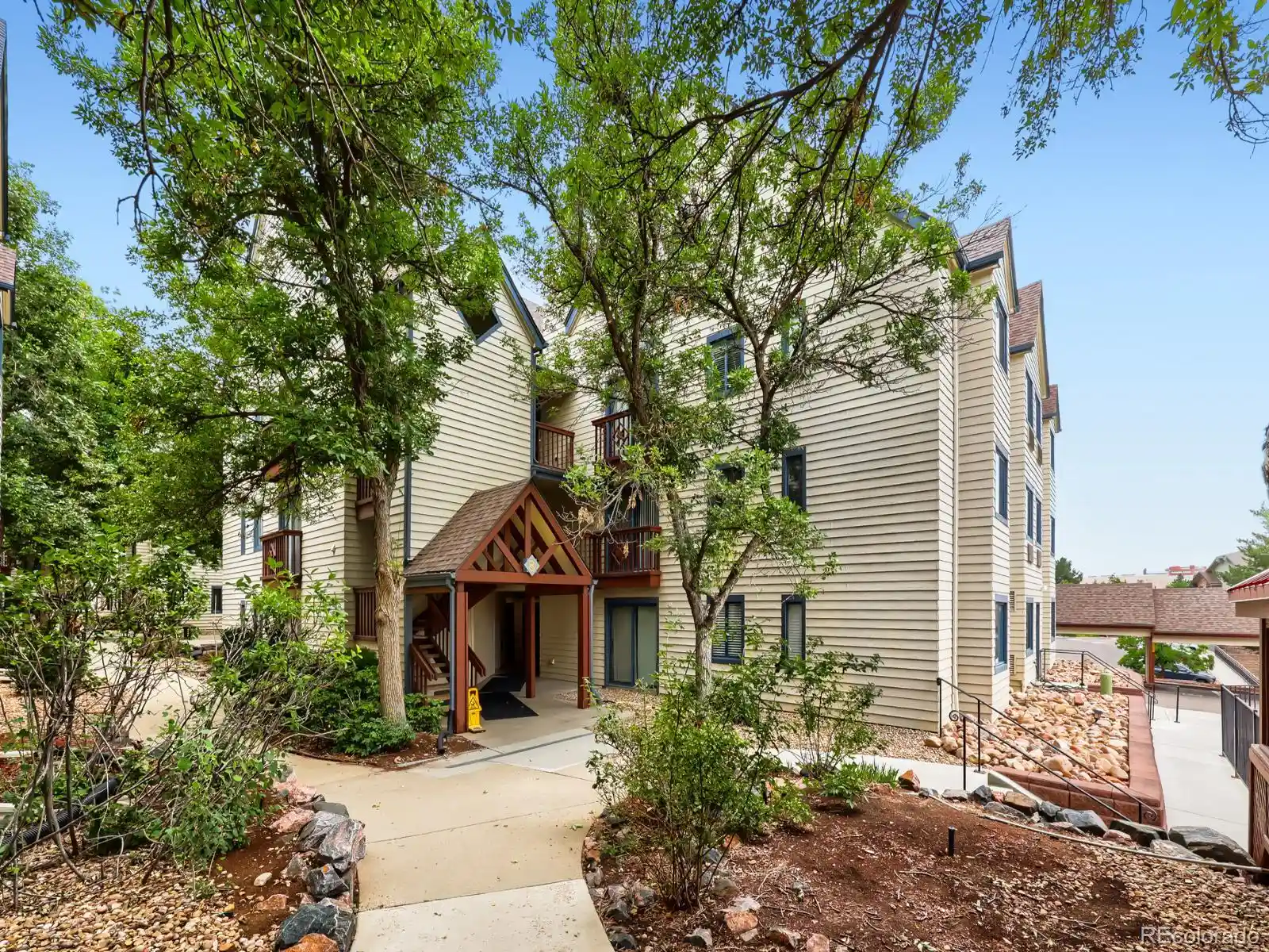 Listing Photo 1 - Condo for sale in 6380 S Boston St located at 6380 S Boston St, Englewood, CO 80111 - Unit #8-283