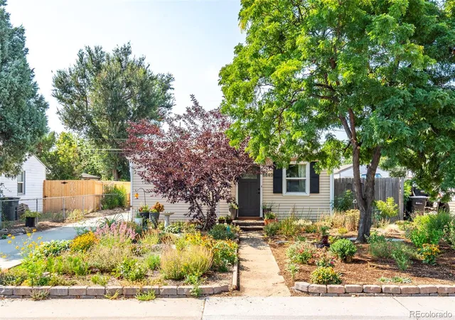 Photo 3 of Single family home for sale at 6840 Reno Dr, Arvada, CO 80002 | MLS# 3074759 | Listing updated on 2026-10-07