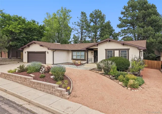 Photo 2 of Sale Pending at 120 Clubridge Pl, Colorado Springs, CO 80906 | MLS# 5213545 | Listing updated on 2026-09-14