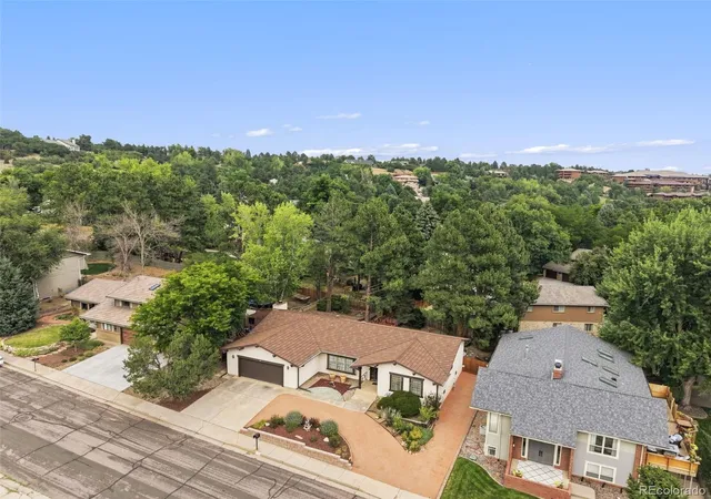 Photo 4 of Sale Pending at 120 Clubridge Pl, Colorado Springs, CO 80906 | MLS# 5213545 | Listing updated on 2026-09-14