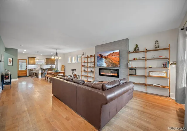 Photo 2 of Single family home for sale at 1009 1007 Boulder St, Colorado Springs, CO 80903 | MLS# 8055295 | Listing updated on 2026-09-15