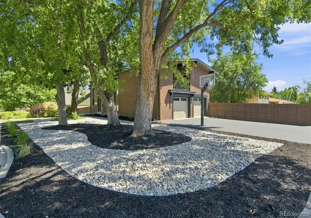 Photo 4 of Single family home for sale at 2244 Balsam St, Lakewood, CO 80214 | MLS# 8100789 | Listing updated on 2026-10-08