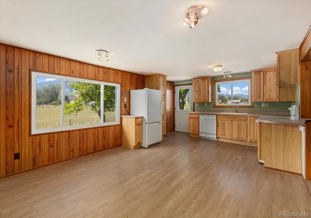 Photo 4 of Single family home for sale at 533 River Dr, Salida, CO 81201 | MLS# 6219325 | Listing updated on 2026-09-12