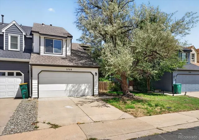 Photo 2 of Townhouse for sale at 3708 S Ensenada St, Aurora, CO 80013 | MLS# 9198467 | Listing updated on 2026-09-29