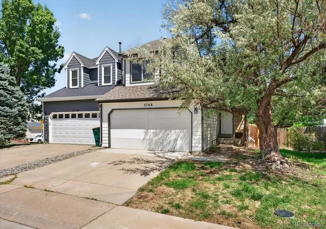 Photo 3 of Townhouse for sale at 3708 S Ensenada St, Aurora, CO 80013 | MLS# 9198467 | Listing updated on 2026-09-29