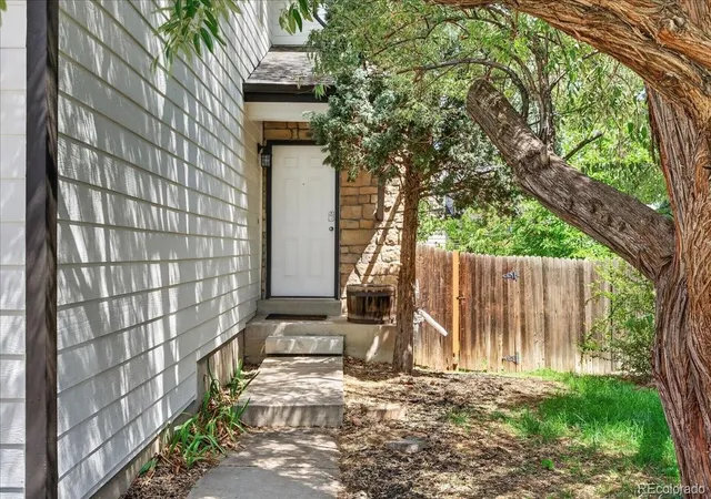 Photo 3 of Townhouse for sale at 3708 S Ensenada St, Aurora, CO 80013 | MLS# 9198467 | Listing updated on 2026-10-20