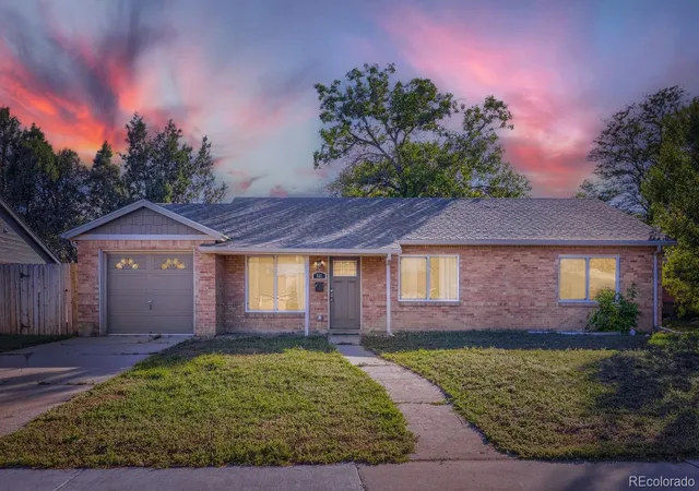 Photo 1 of Single family home for sale at 831 Tucson St, Aurora, CO 80011 | MLS# 9445977 | Listing updated on 2026-09-11