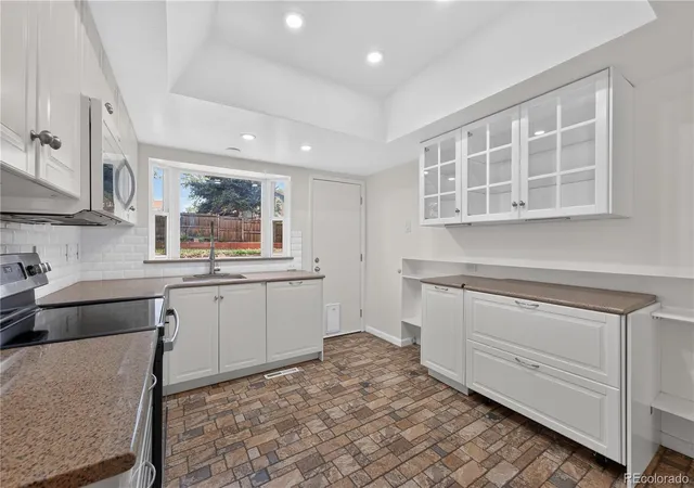 Photo 4 of Single family home for sale at 2436 S Lansing Wy, Aurora, CO 80014 | MLS# 9985841 | Listing updated on 2026-10-26