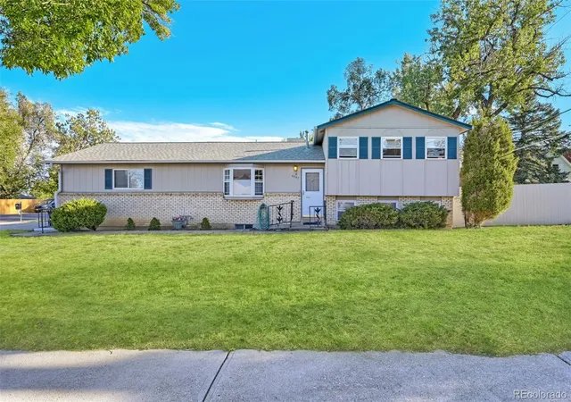 Photo 2 of Single family home for sale at 6797 Pierce St, Arvada, CO 80003 | MLS# 6588663 | Listing updated on 2026-10-08