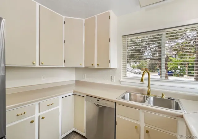 Photo 3 of Single family home for sale at 9801 Garrison Ct, Broomfield, CO 80021 | MLS# 9237459 | Listing updated on 2026-10-01