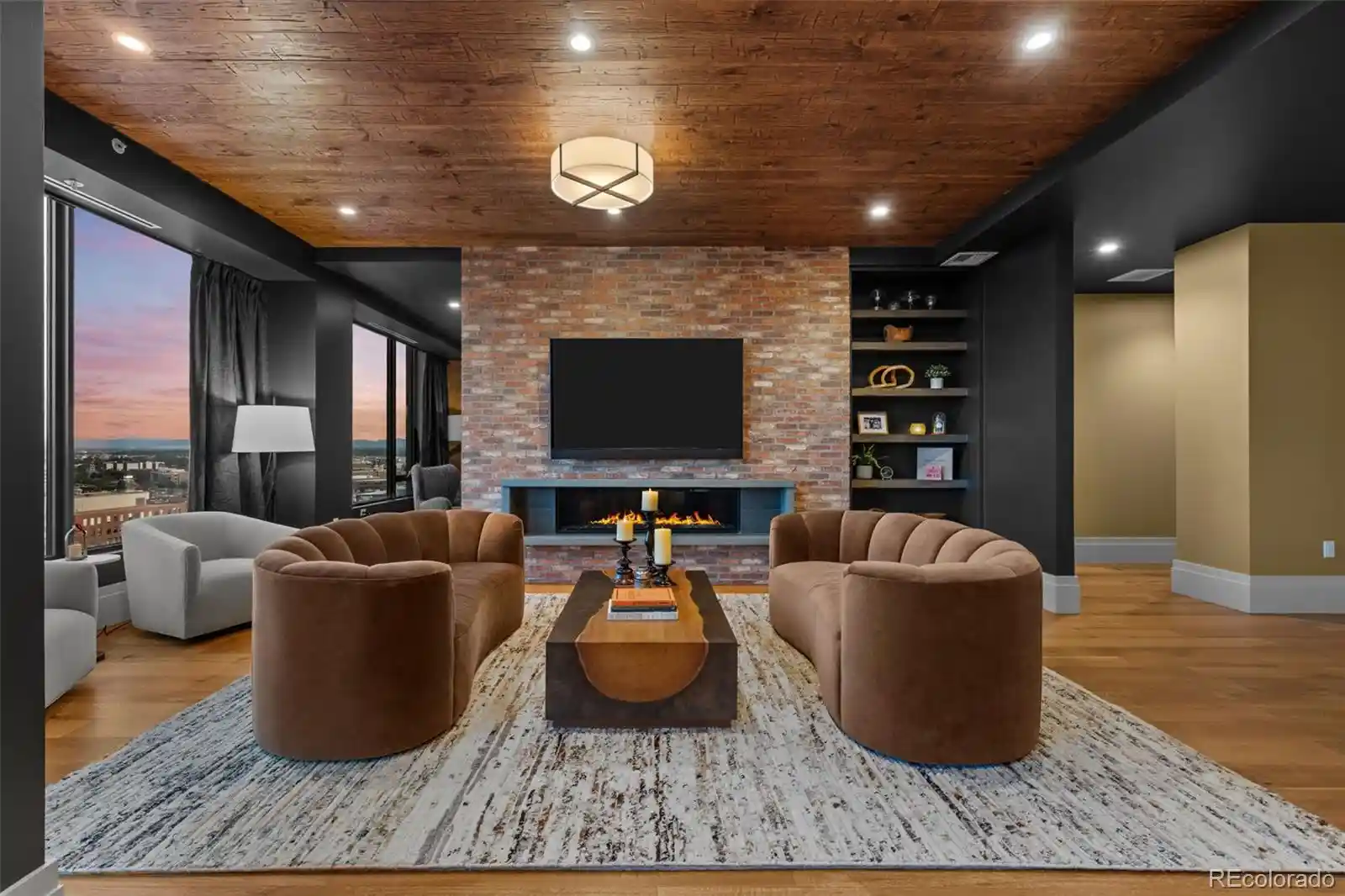 Listing Photo 1 - Condo for sale in 1750 Wewatta St located at 1750 Wewatta St, Denver, CO 80202 - Unit #1934