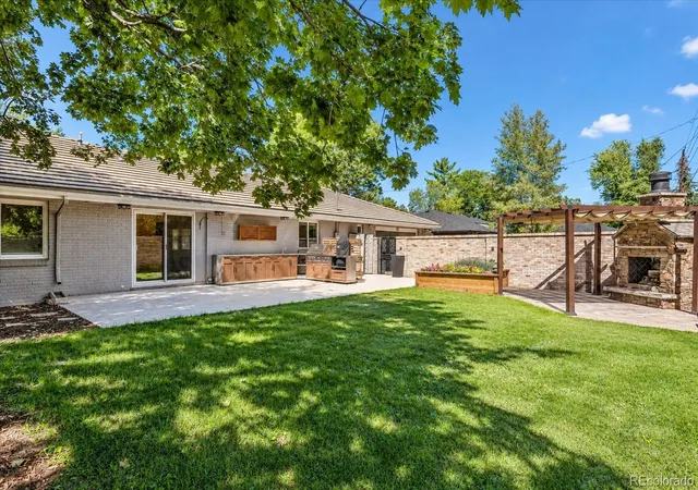 Photo 3 of Single family home for sale at 500 N Monaco St Pkwy, Denver, CO 80220 | MLS# 7870979 | Listing updated on 2026-10-05