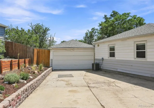 Photo 3 of Single family home for sale at 2130 Hoyt Dr, Thornton, CO 80229 | MLS# 3893476 | Listing updated on 2026-09-23