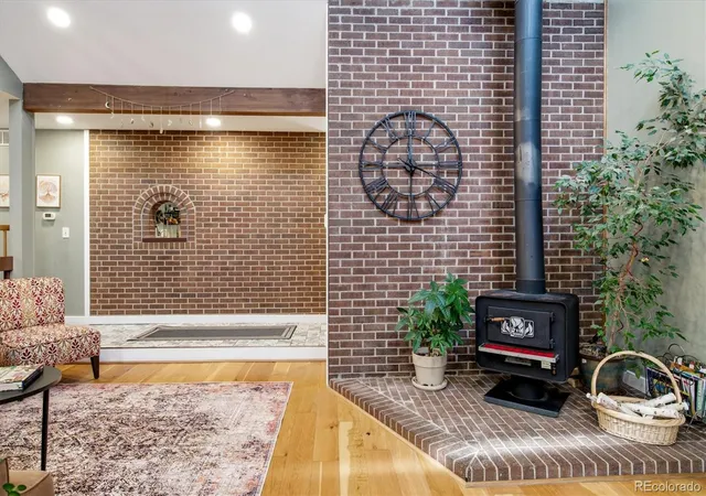 Photo 4 of Single family home for sale at 643 Brentwood St, Lakewood, CO 80214 | MLS# 6421972 | Listing updated on 2026-09-22