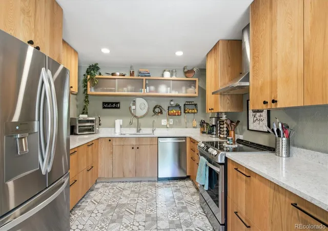Photo 3 of Single family home for sale at 643 Brentwood St, Lakewood, CO 80214 | MLS# 6421972 | Listing updated on 2026-10-09