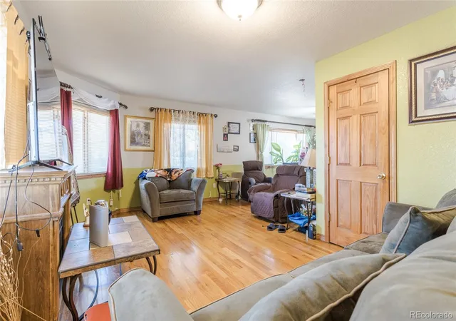 Photo 4 of Single family home for sale at 1095 S Fulton St, Denver, CO 80247 | MLS# 4736129 | Listing updated on 2026-10-14