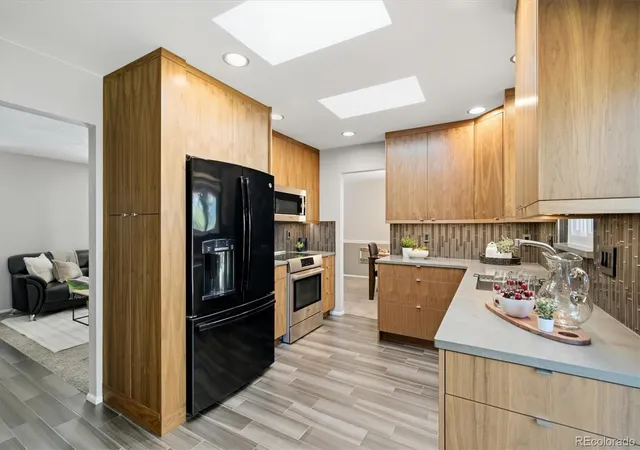 Photo 4 of Sale Pending at 5115 E Davies Dr, Centennial, CO 80122 | MLS# 1595448 | Listing updated on 2026-09-15