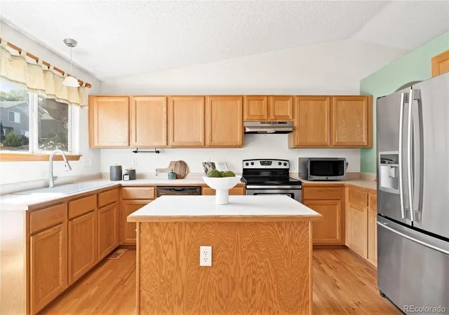 Photo 3 of Single family home for sale at 9503 Castle Ridge Cir, Highlands Ranch, CO 80129 | MLS# 2577993 | Listing updated on 2026-09-15