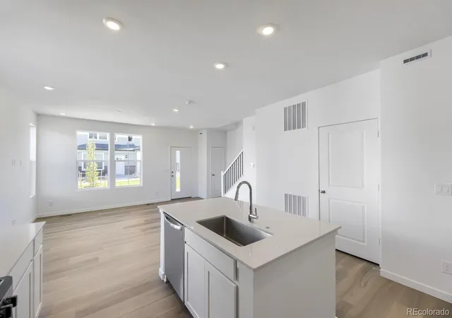 Photo 4 of Townhouse for sale at 15526 Gilpin Ave, Parker, CO 80134 | MLS# 8881132 | Listing updated on 2026-09-22