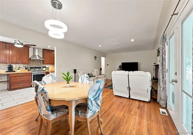 Photo 3 of Single family home for sale at 260 Pierce St, Lakewood, CO 80226 | MLS# 5218148 | Listing updated on 2026-09-28