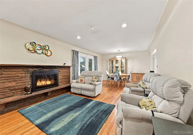 Photo 3 of Single family home for sale at 260 Pierce St, Lakewood, CO 80226 | MLS# 5218148 | Listing updated on 2026-10-28