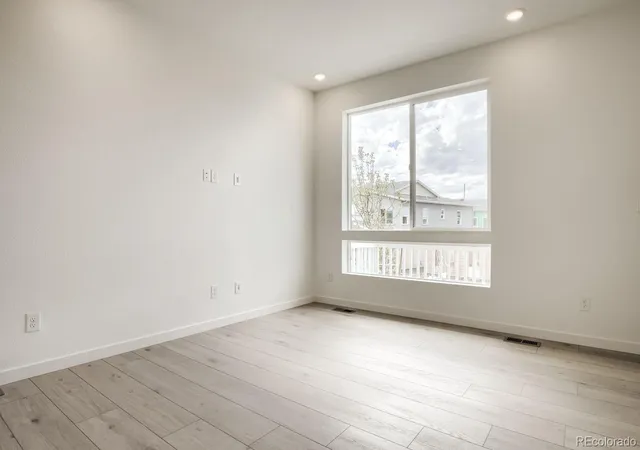 Photo 2 of Townhouse for sale at 15587 Gilpin Ave, Parker, CO 80134 | MLS# 5356398 | Listing updated on 2026-09-29