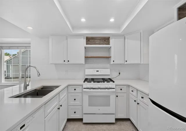 Listing Photo 5 - Condo for sale in building located at 13980 W 72nd Dr, Arvada, CO 80005 - Unit #F