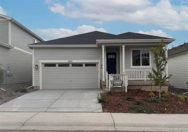 Photo 1 of Single family home for sale at 1975 Spencer Ave, Castle Rock, CO 80104 | MLS# 7811349 | Listing updated on 2026-09-28