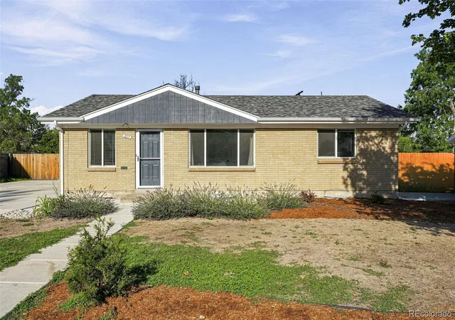 Photo 1 of Single family home for sale at 857 Iola St, Aurora, CO 80010 | MLS# 5069505 | Listing updated on 2026-10-09
