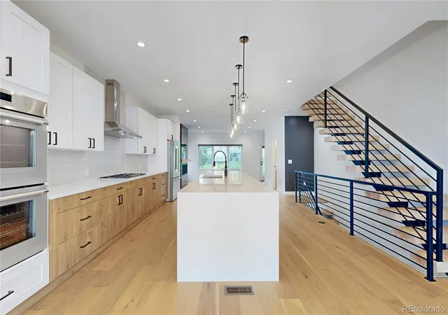 Photo 3 of Single family home for sale at 2403 S Franklin, Denver, CO 80210 | MLS# 6481709 | Listing updated on 2026-10-09
