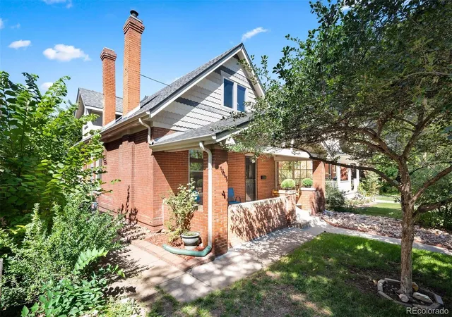Photo 2 of Single family home for sale at 555 S Pennsylvania St, Denver, CO 80209 | MLS# 6760748 | Listing updated on 2026-09-21