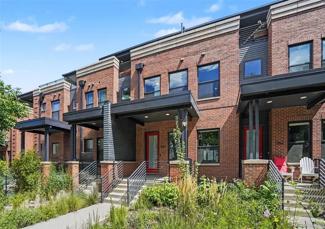 Photo 3 of Townhouse for sale at 1364 Vine St, Denver, CO 80206 | MLS# 3245679 | Listing updated on 2026-09-23
