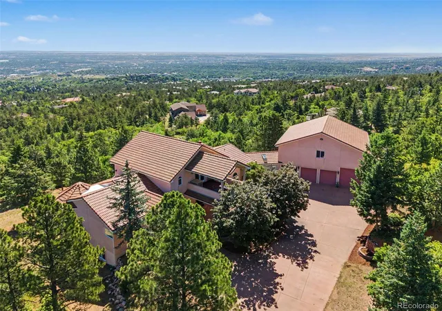 Photo 4 of Single family home for sale at 3111 Constellation Dr, Colorado Springs, CO 80906 | MLS# 9614028 | Listing updated on 2026-09-14