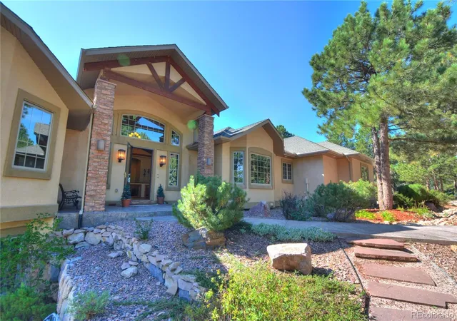 Photo 3 of Single family home for sale at 19315 Bardsley Pl, Monument, CO 80132 | MLS# 8886596 | Listing updated on 2026-10-17