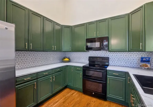 Photo 3 of Single family home for sale at 17807 E Oakwood Ln, Aurora, CO 80016 | MLS# 5157098 | Listing updated on 2026-10-08