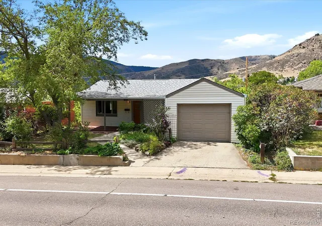 Photo 3 of Sale Pending at 220 N Ford St, Golden, CO 80403 | MLS# IR1067653 | Listing updated on 2026-09-13