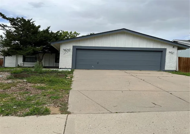 Photo 3 of Single family home for sale at 3796 S Ceylon Way, Aurora, CO 80013 | MLS# 6106782 | Listing updated on 2026-09-15