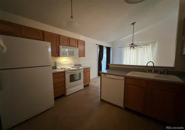 Photo 4 of Single family home for sale at 5184 S Liverpool Way, Centennial, CO 80015 | MLS# 9006790 | Listing updated on 2026-09-15