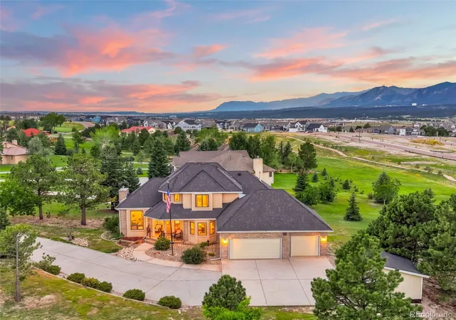 Photo 2 of Single family home for sale at 945 Caribou Dr, Monument, CO 80132 | MLS# 6492422 | Listing updated on 2026-09-25