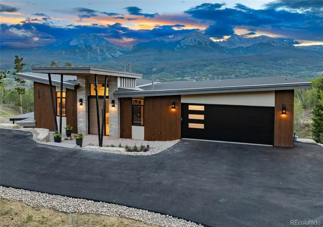 Photo 3 of Single family home for sale at 680 Lakeview Cir, Silverthorne, CO 80498 | MLS# 8461245 | Listing updated on 2026-10-07