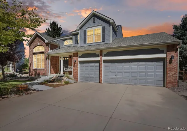Photo 3 of Single family home for sale at 18129 E Caley Cir, Aurora, CO 80016 | MLS# 2383813 | Listing updated on 2026-10-24