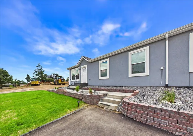 Photo 3 of House for sale at 2511 Busch Ave, Colorado Springs, CO 80904 | MLS# 6041435 | Listing updated on 2026-09-12