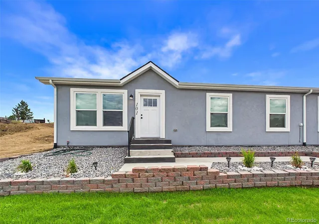 Photo 4 of House for sale at 2511 Busch Ave, Colorado Springs, CO 80904 | MLS# 6041435 | Listing updated on 2026-09-12