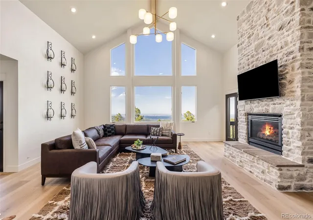 Photo 1 of Single family home for sale at 10333 Georgia Cir, Morrison, CO 80465 | MLS# 7768608 | Listing updated on 2026-09-14