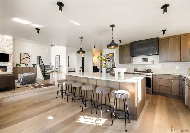 Photo 4 of Single family home for sale at 10333 Georgia Cir, Morrison, CO 80465 | MLS# 7768608 | Listing updated on 2026-09-14