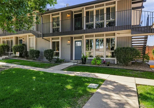 Listing Photo 3 - Condo for sale in building located at 6495 E Happy Cyn Rd, Denver, CO 80237 - Unit #158