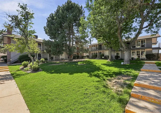 Listing Photo 4 - Condo for sale in building located at 6495 E Happy Cyn Rd, Denver, CO 80237 - Unit #158