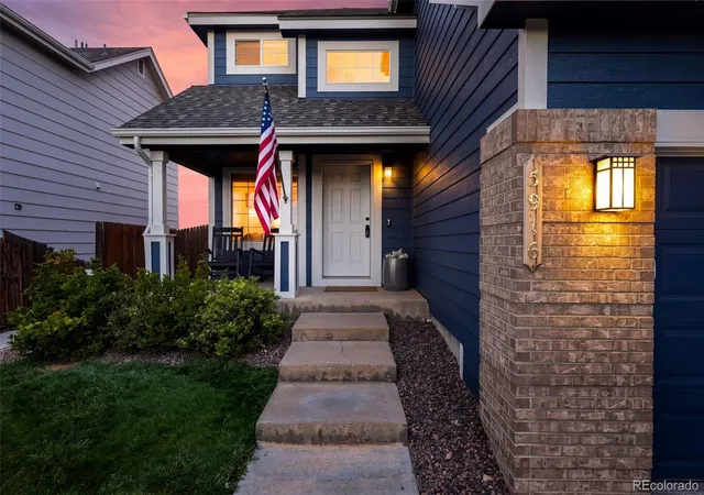 Photo 2 of Single family home for sale at 5916 S Zante Way, Aurora, CO 80015 | MLS# 7085005 | Listing updated on 2026-10-25